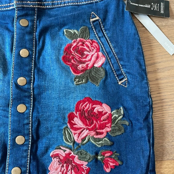 INC Embroidered Denim Mini Skirt Size 2P NWT - Picture 3 of 7